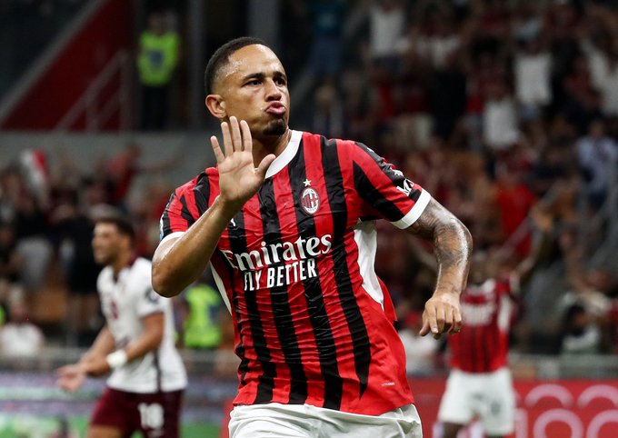 Leeds đàm phán chiêu Noah Okafor