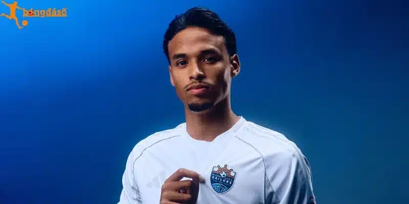 Ilhan Fandi là một trong hai tiền đạo của Singapore